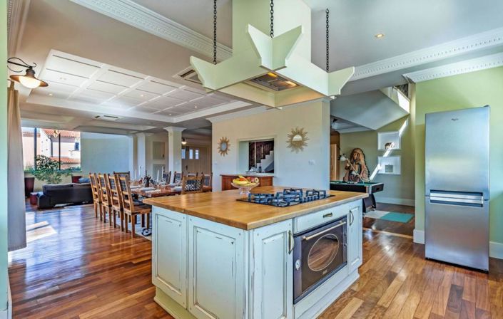 Image No.19-4 Bed Property for sale