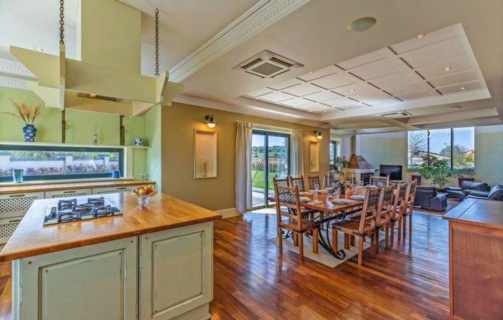 Image No.20-4 Bed Property for sale