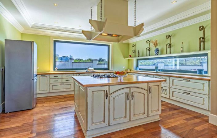 Image No.21-4 Bed Property for sale