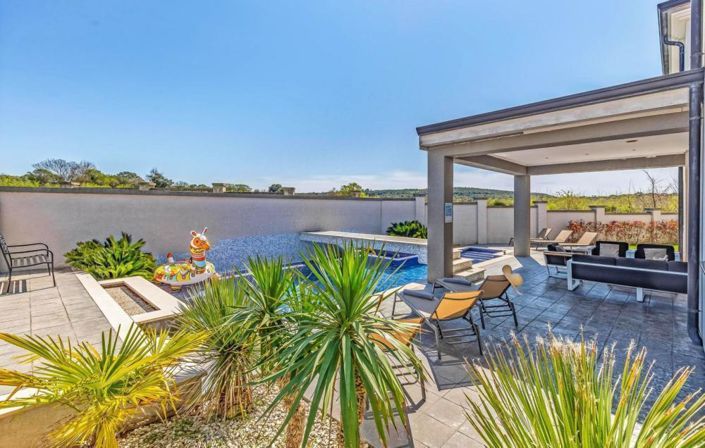 Image No.5-4 Bed Property for sale