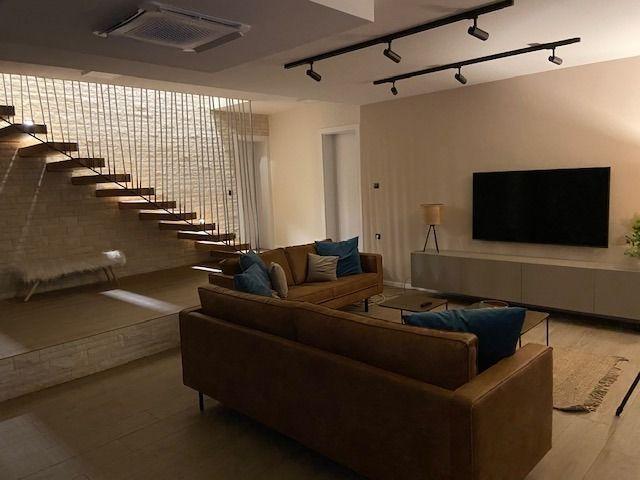 Image No.11-4 Bed Property for sale