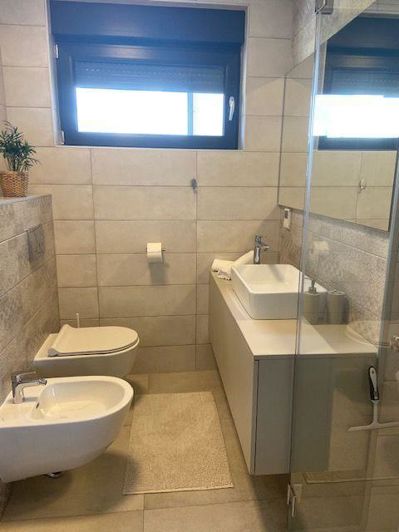 Image No.18-4 Bed Property for sale