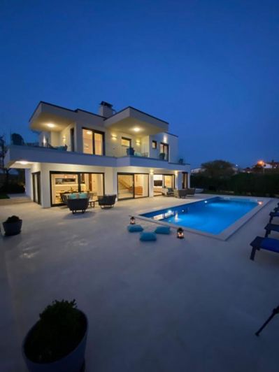 Image No.3-4 Bed Property for sale