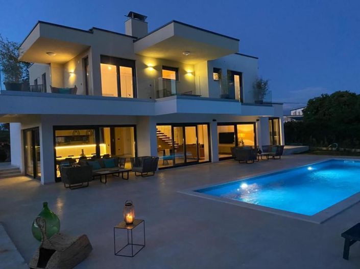 Image No.7-4 Bed Property for sale