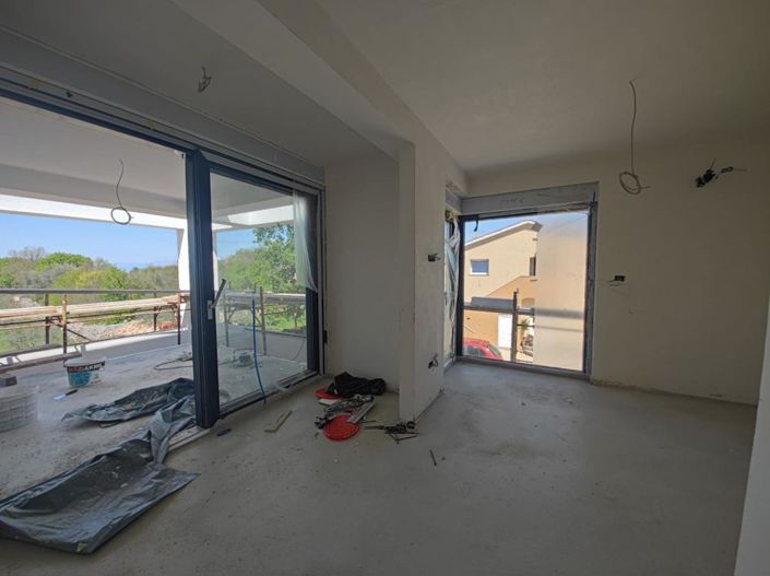 Image No.9-6 Bed Property for sale