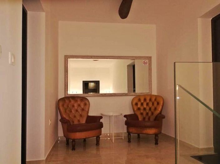 Image No.15-10 Bed Property for sale