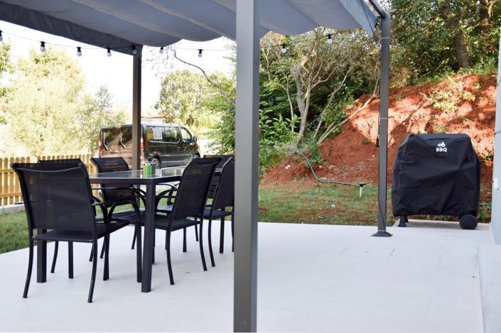 Image No.6-10 Bed Property for sale