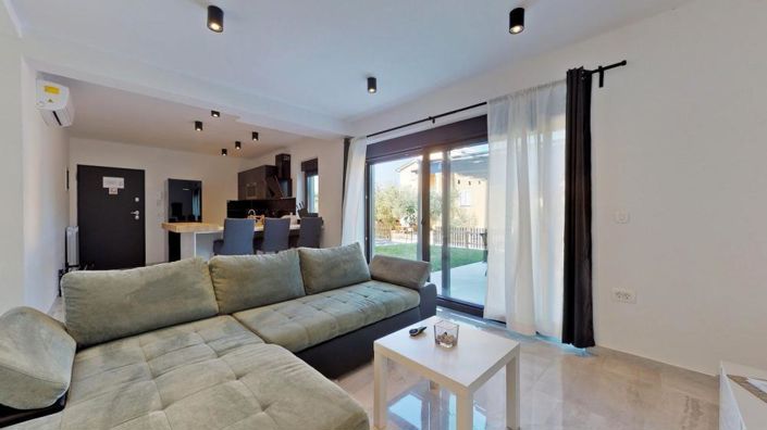 Image No.9-10 Bed Property for sale