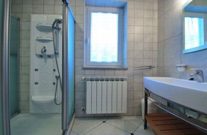 Image No.25-4 Bed Property for sale