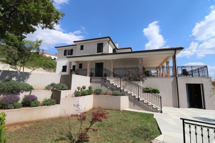 Image No.1-Propriété de 4 chambres à vendre à Croatie