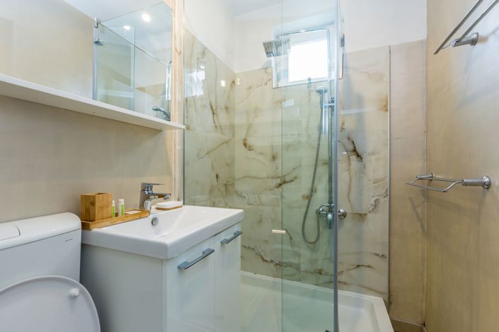 Image No.15-12 Bed Property for sale