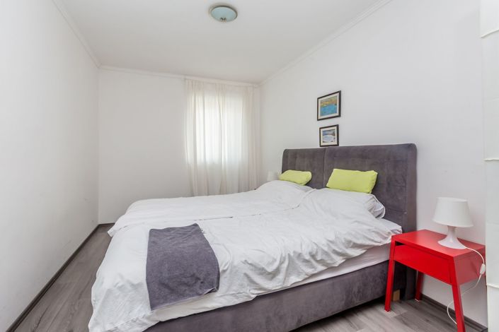 Image No.17-12 Bed Property for sale