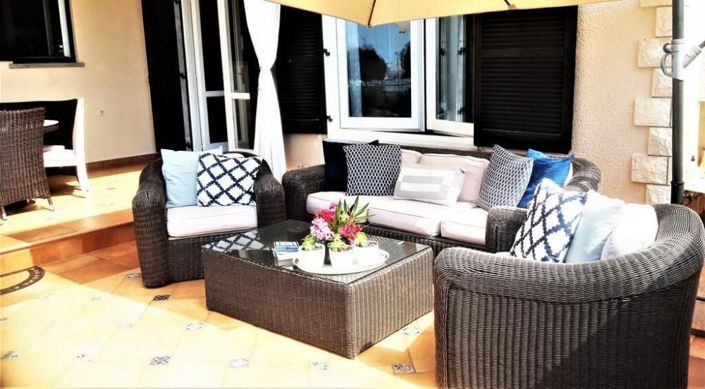 Image No.19-8 Bed Property for sale