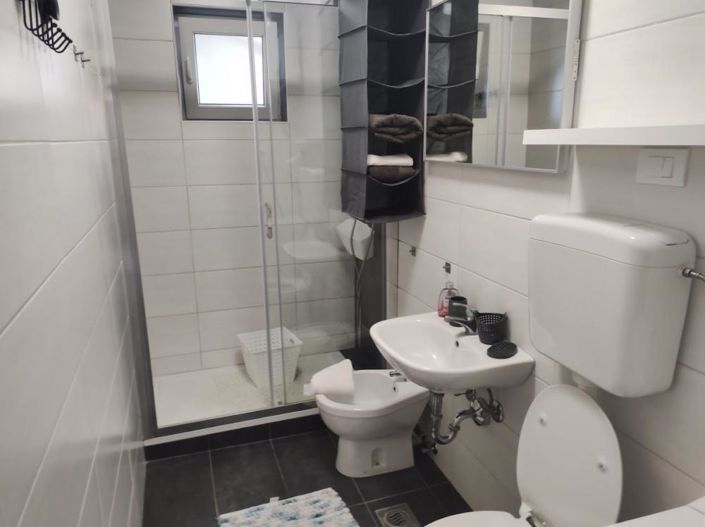 Image No.17-4 Bed Property for sale