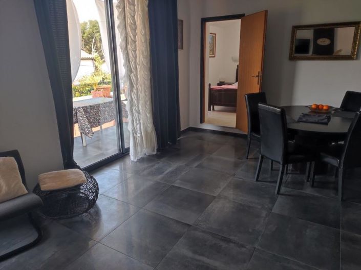 Image No.6-4 Bed Property for sale