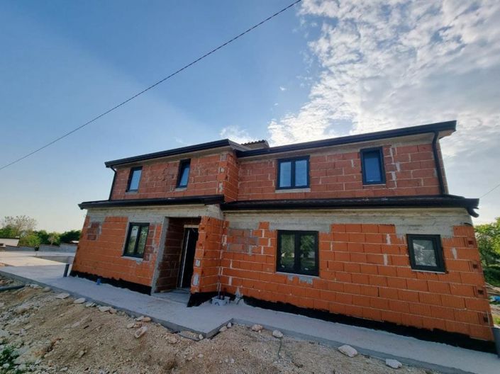 Image No.1-4 Bed Property for sale
