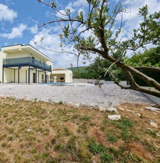 Image No.1-4 Bed Property for sale