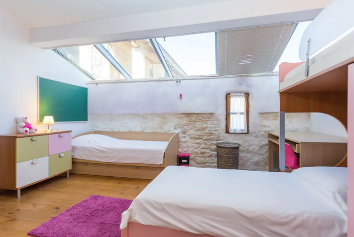 Image No.18-5 Bed Property for sale