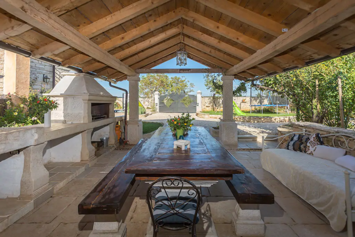 Image No.5-5 Bed Property for sale