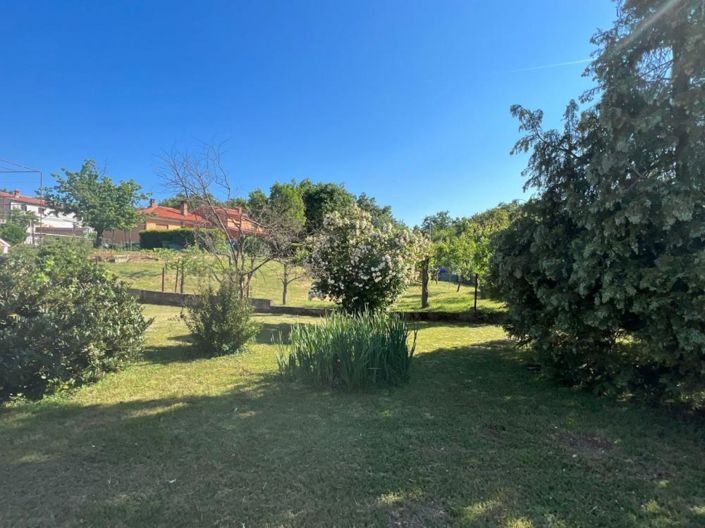 Image No.18-6 Bed Property for sale