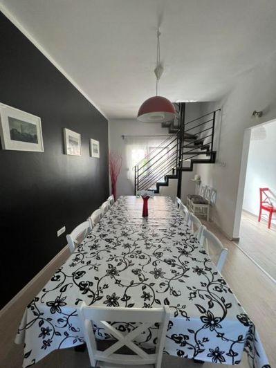 Image No.25-6 Bed Property for sale