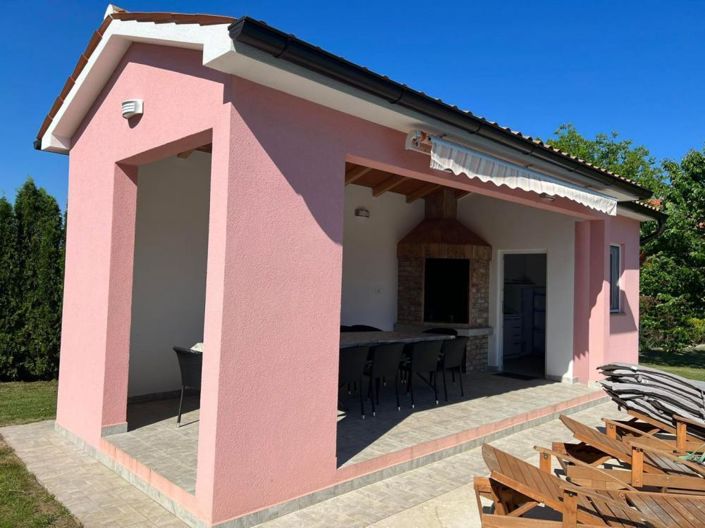 Image No.8-6 Bed Property for sale