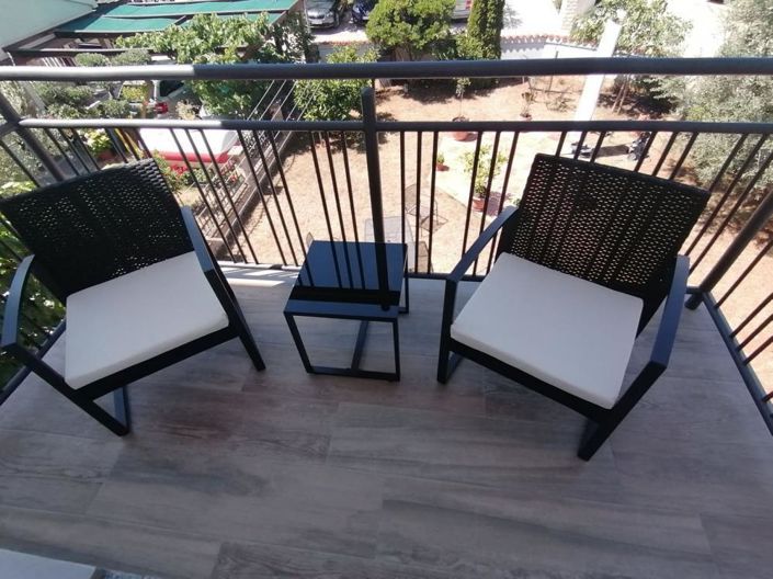 Image No.25-8 Bed Property for sale