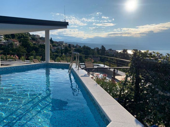 Image No.1-Propriété de 9 chambres à vendre à Opatija