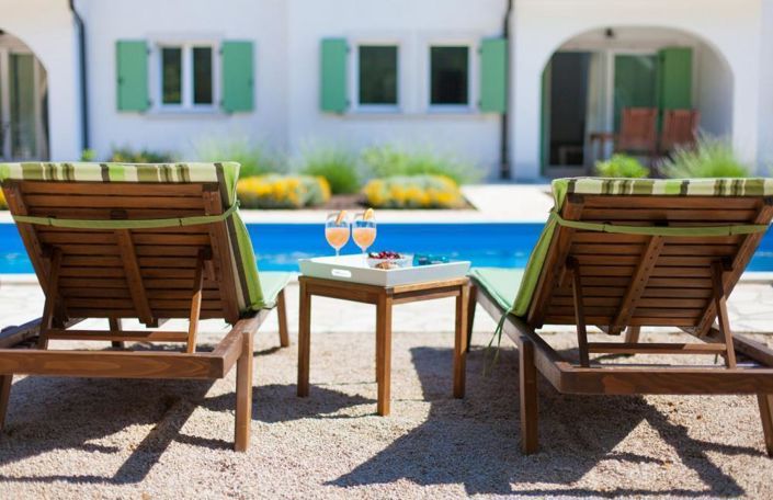 Image No.16-6 Bed Property for sale