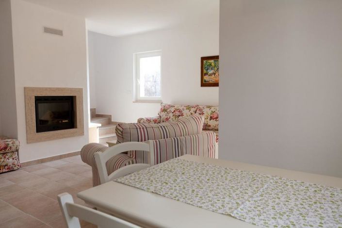 Image No.21-6 Bed Property for sale