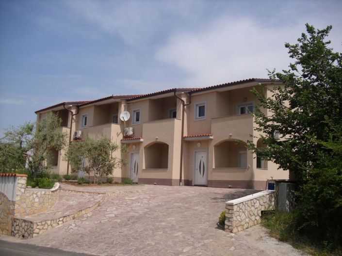 Image No.1-Propriété de 10 chambres à vendre à Baška
