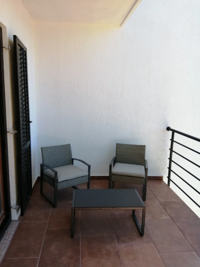 Image No.14-9 Bed Property for sale