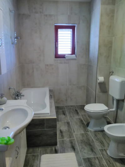 Image No.16-9 Bed Property for sale