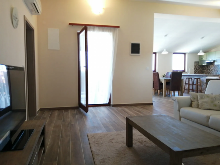 Image No.6-9 Bed Property for sale