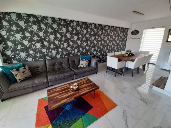 Image No.20-8 Bed Property for sale