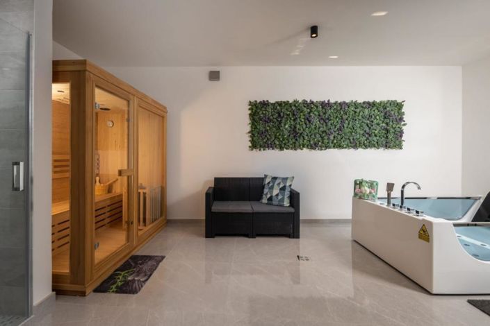 Image No.8-3 Bed Property for sale