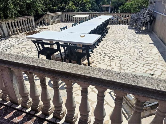 Image No.10-10 Bed Property for sale