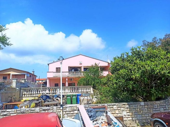 Image No.14-10 Bed Property for sale