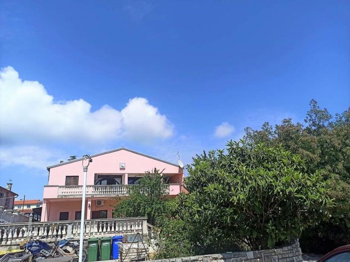 Image No.15-10 Bed Property for sale