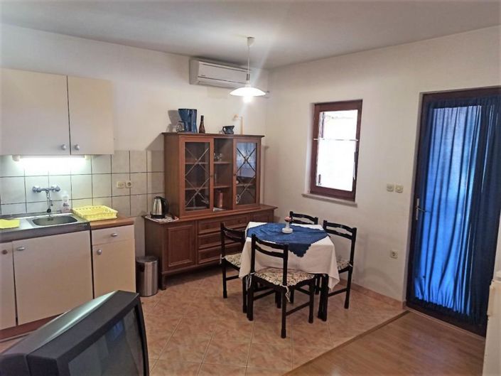 Image No.25-10 Bed Property for sale