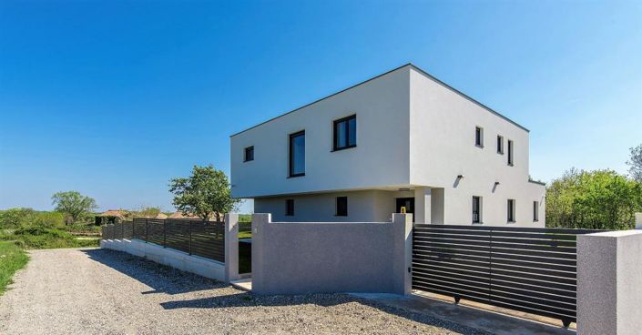 Image No.2-3 Bed Property for sale