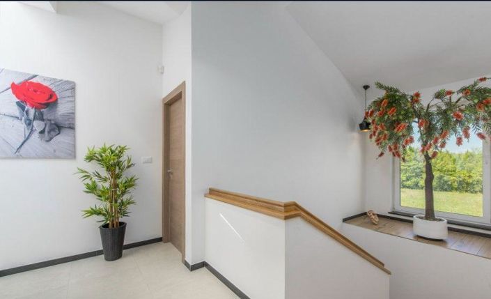 Image No.23-3 Bed Property for sale