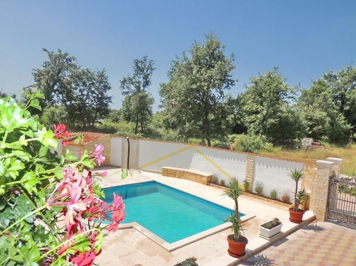 Image No.8-10 Bed Property for sale