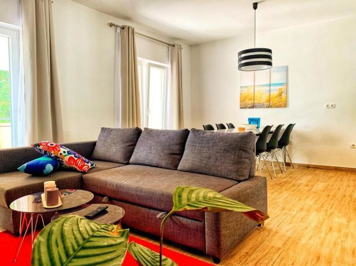 Image No.17-5 Bed Property for sale