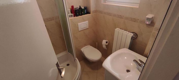 Image No.15-6 Bed Property for sale