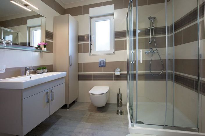 Image No.16-7 Bed Property for sale