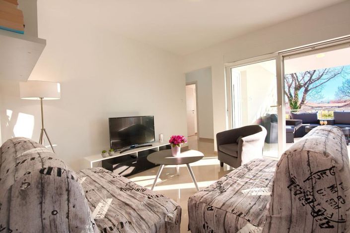 Image No.7-Propriété de 7 chambres à vendre à Ližnjan