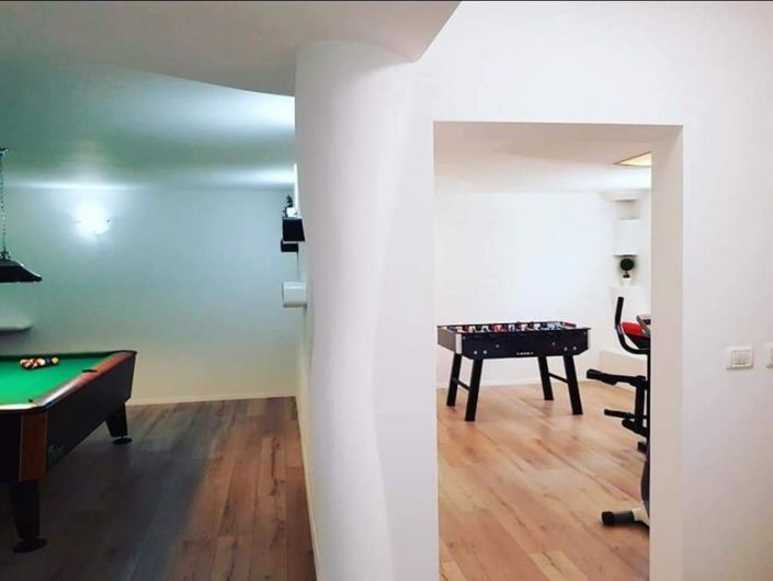 Image No.17-5 Bed Property for sale