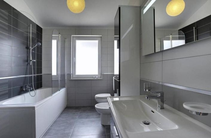 Image No.22-5 Bed Property for sale