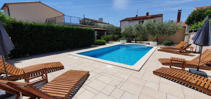 Image No.25-5 Bed Property for sale